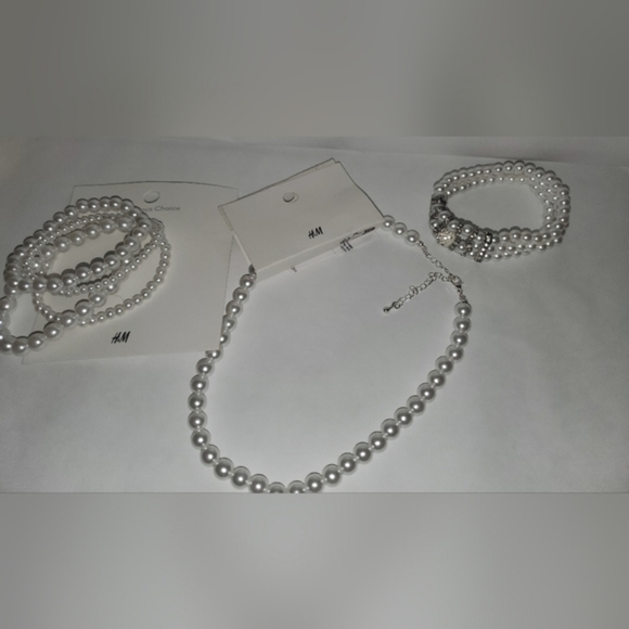 H&M Faux Pearl Jewelry - Picture 3 of 7